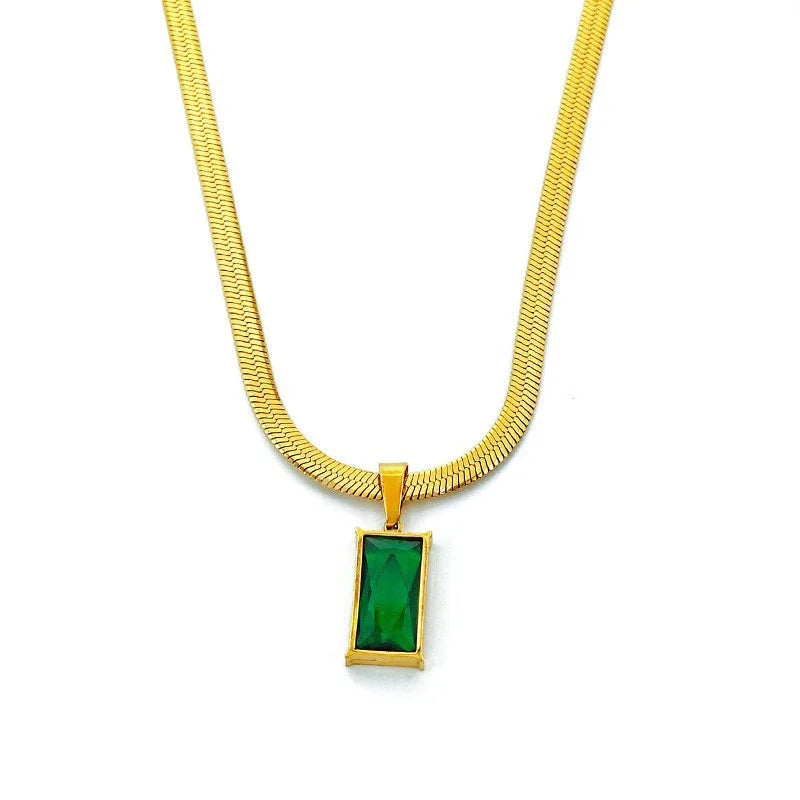 Luxury Blade Chain Of Emerald Zircon Pendant