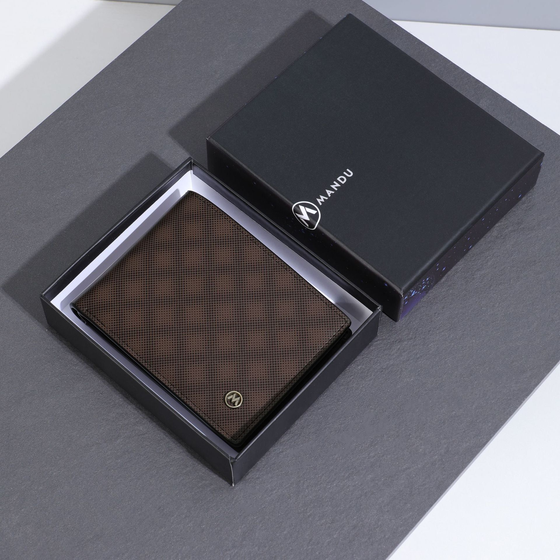 Compact Multifunctional Zipper Wallet